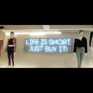 Meet your Posher, Lauren